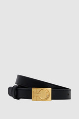 Front product shot of the Oroton Yvonne Narrow Belt in Black and Premium pebble leather for Women .